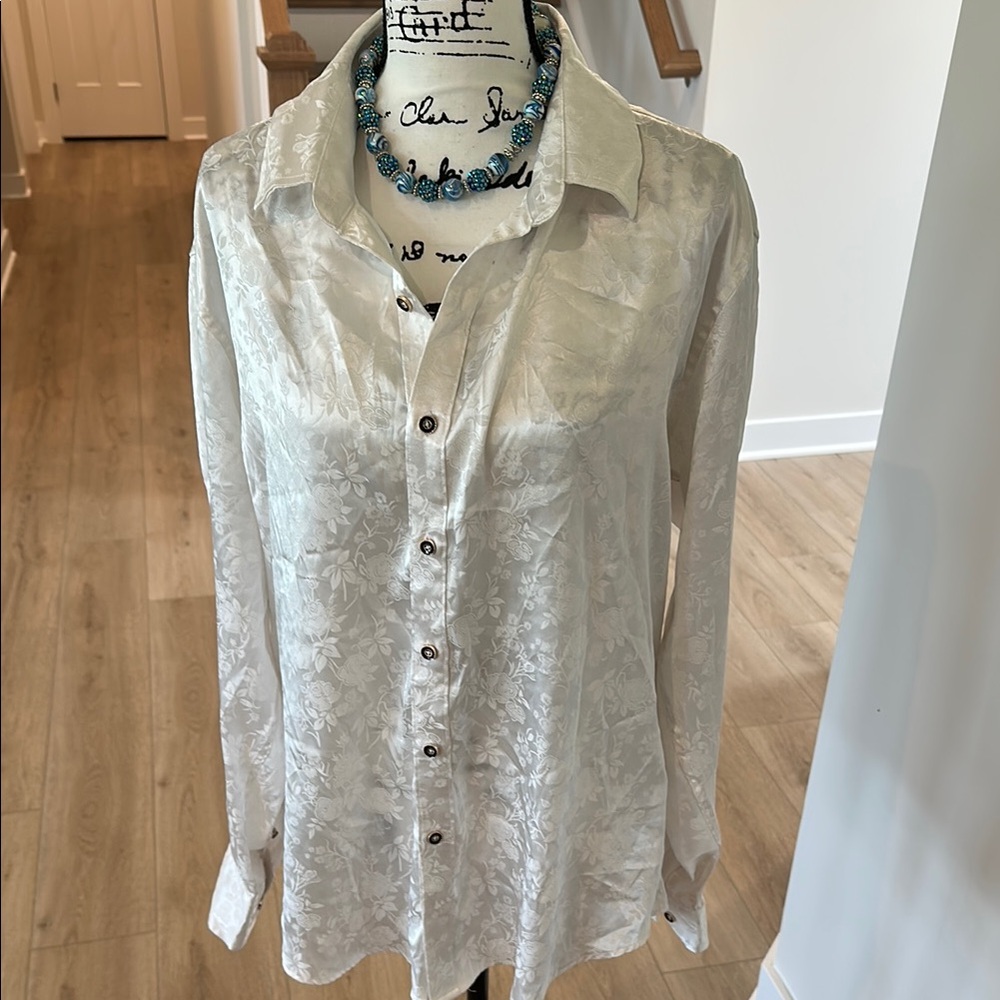 Elegant White Button Down Shirt SIZE LARGE